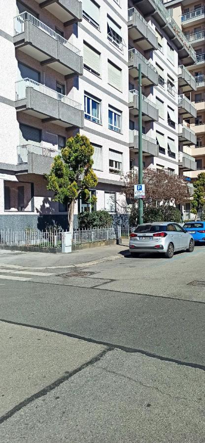 Torino Bernini Metro Affittacamere Esterno foto